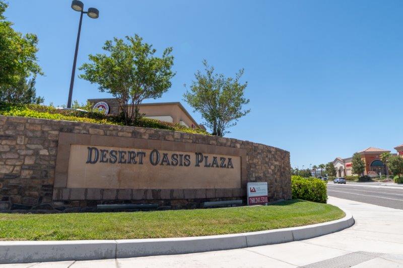 Desert Plazas Entry Sign